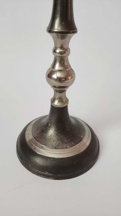 Двойка свещници от метал