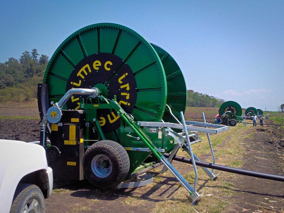 Vand sisteme de irigatii: picurare ,tamburi,pivoti ,motopompe,etc...