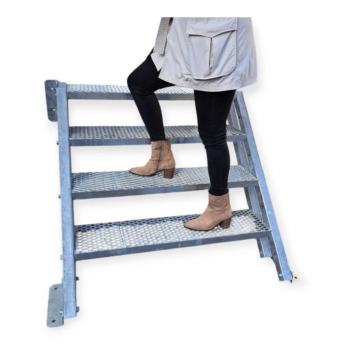 Scară metalică zincată cu 4 trepte – fără balustradă