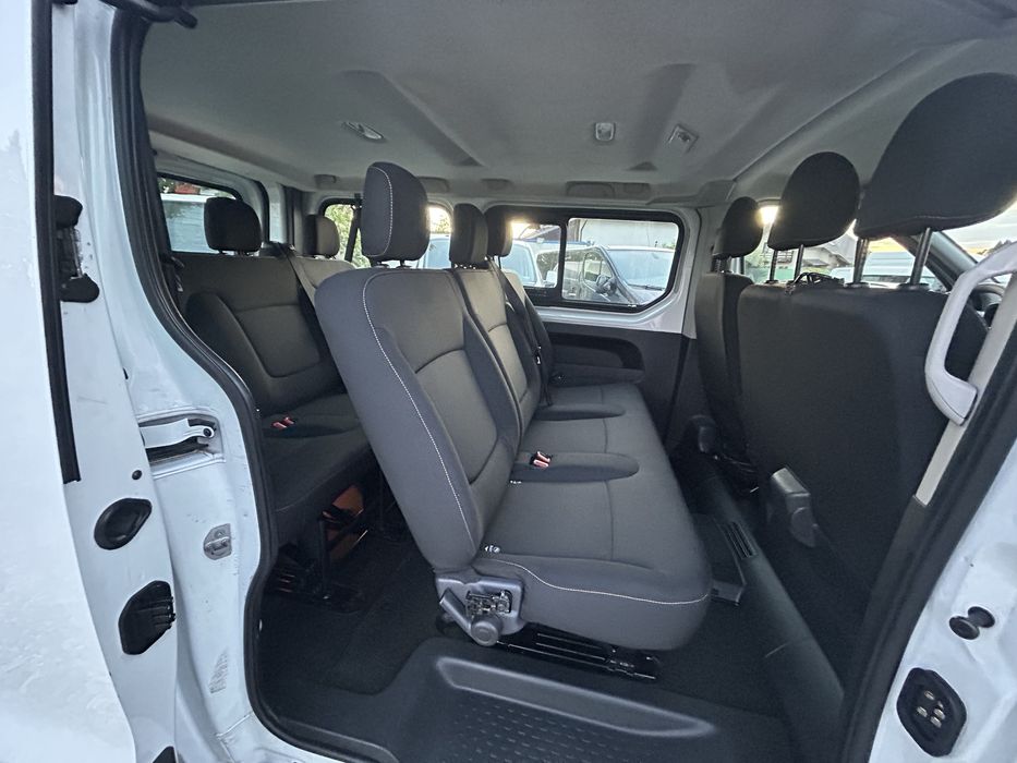 Renault trafic 2017 VARIANTE !! /9 locuri / clima / euro 6