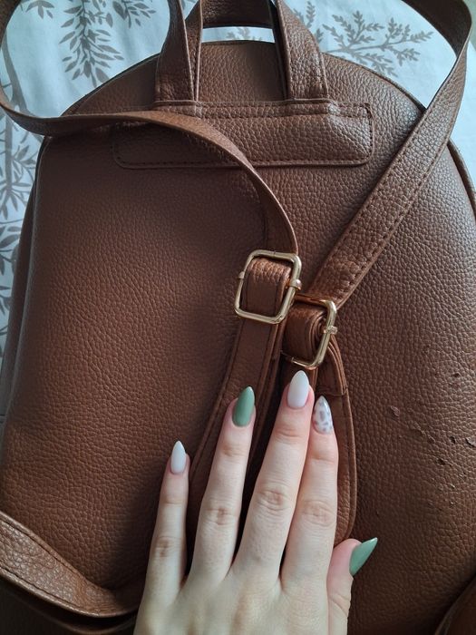 Дамска раница в кафяво