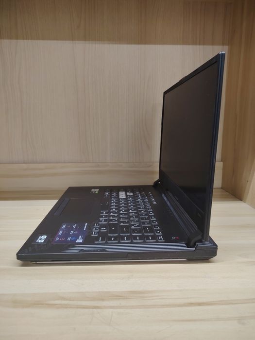 ASUS ROG Strix G512LI, игровой ноутбук