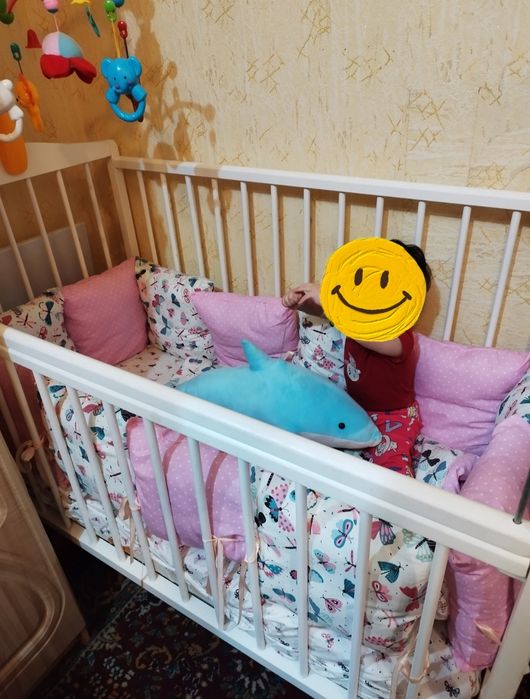 Продам детскую кроватку без матраса