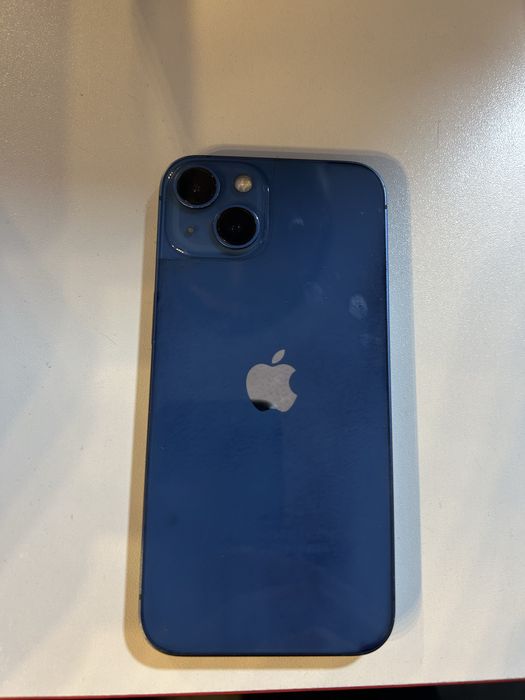 Продам айфон 13 срочно