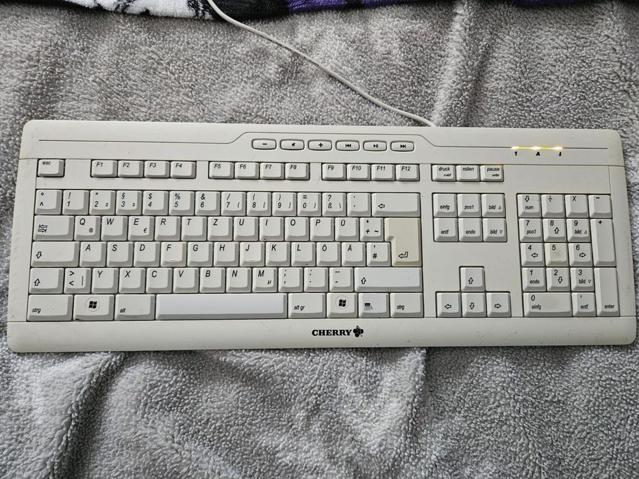Tastatura Cherry alb stare buna