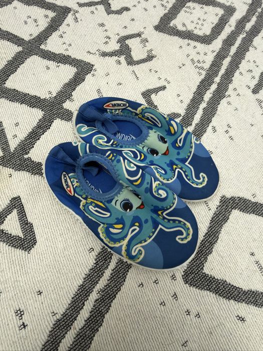 Детские аквашузы с рисунком осьминога