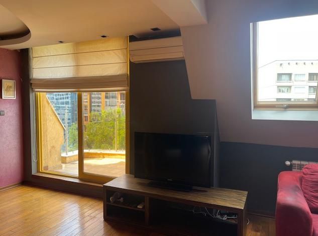 Дава се под наем Тристаен апартамент в Пловдив, Кършияка - 130 кв.м за 740 € - Снимка #1