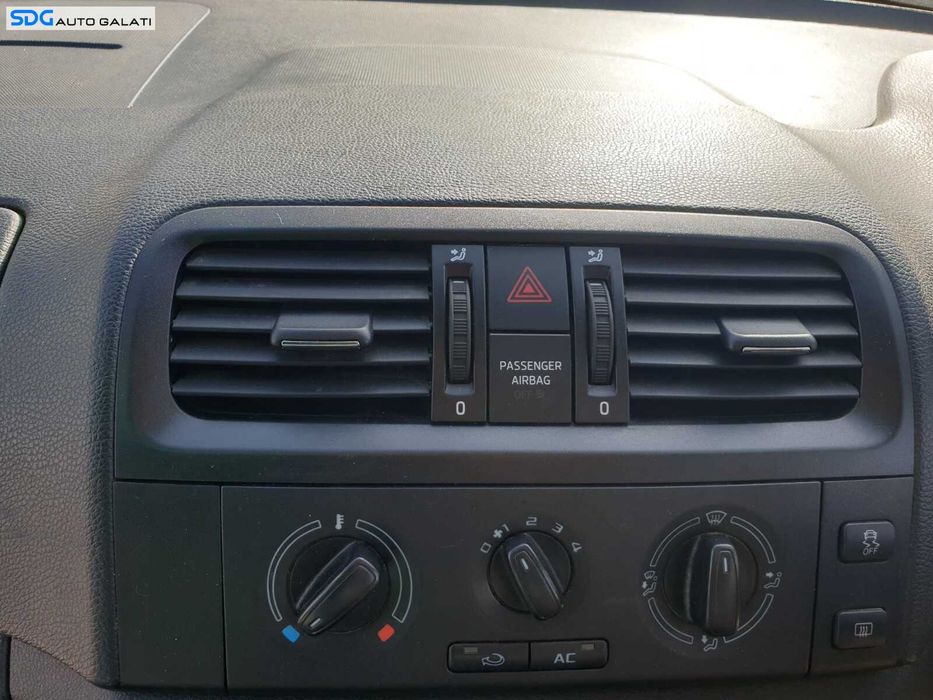 Gura Grila Aer Aerisire Ventilatie Bord Centrala Skoda Fabia 2 2007 - 2014 [C2022]