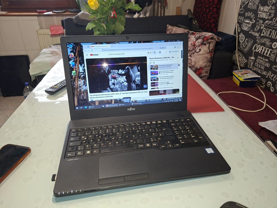 Fujitsu A357, Intel i3 gen6, 8 gb DDR4, Bluetooth, baterie ok