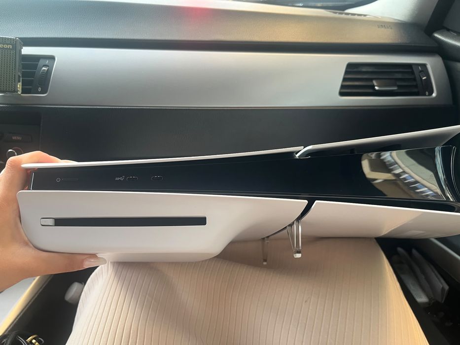 Ps 5 slim cu o maneta