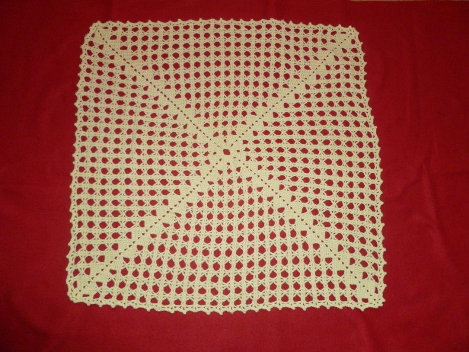 Квадратно каре ръчно плетено