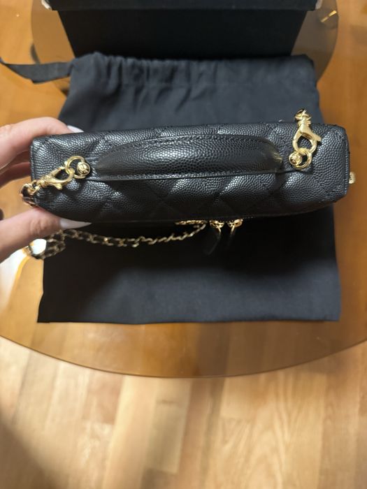 Продавам CHANEL 22 Hand Bag