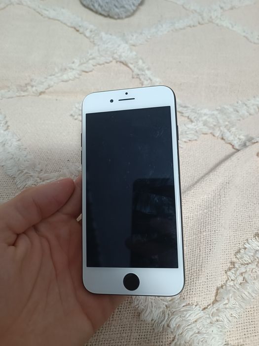 Vand iphone 7  3 bucati