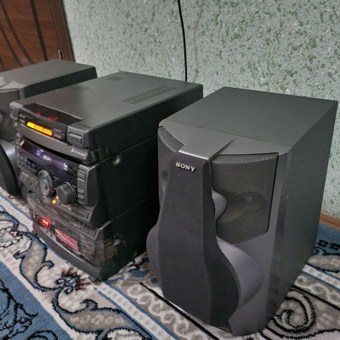 Muzikalniy sentr SONY