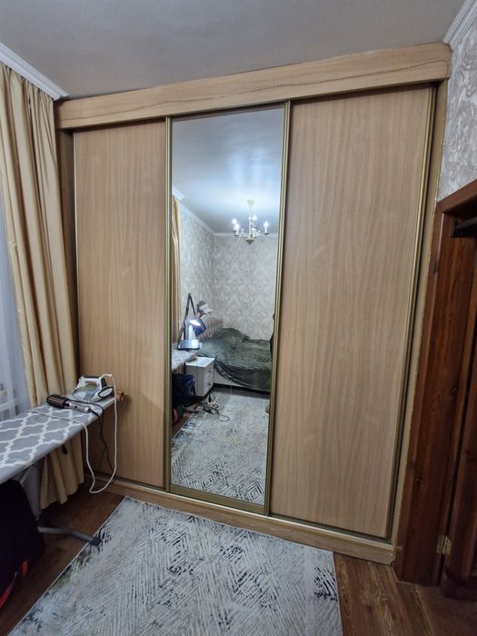 Шкаф купе 3 двери.