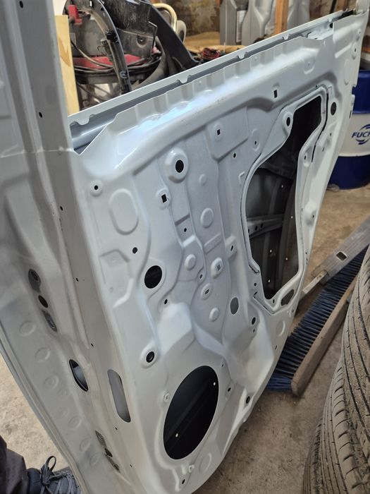 Задна лява врата за тойота рав 4