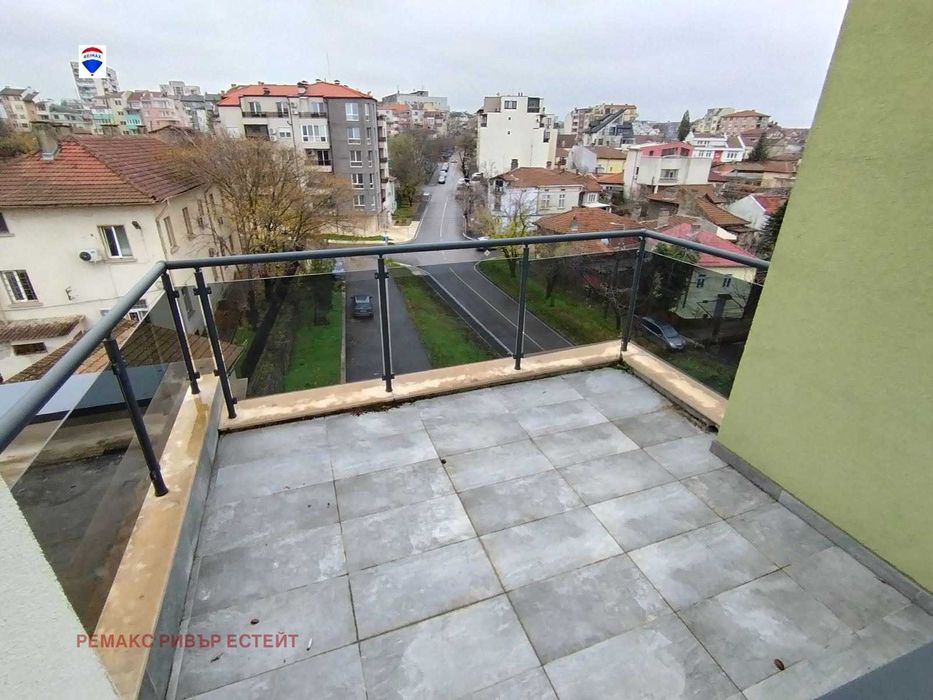 Продава се Двустаен апартамент в Русе, Център - 61 кв.м за 1053 €/кв.м - Снимка #10