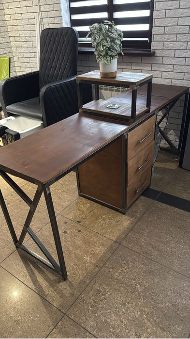 маникюрный стол лофт