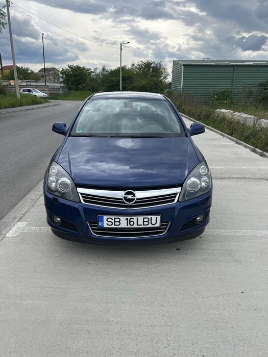 OPEL Astra 2010