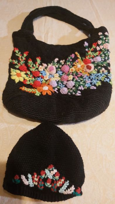 Ръчно плетена и бродирана дамска чанта и шапка