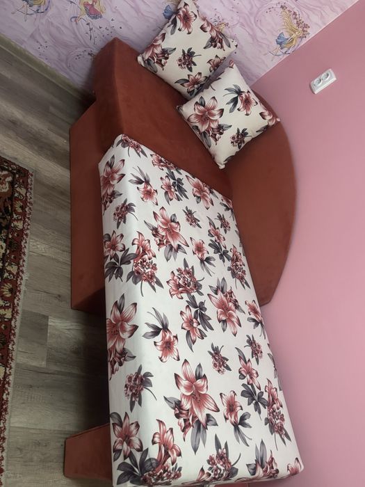 Разтегателен диван