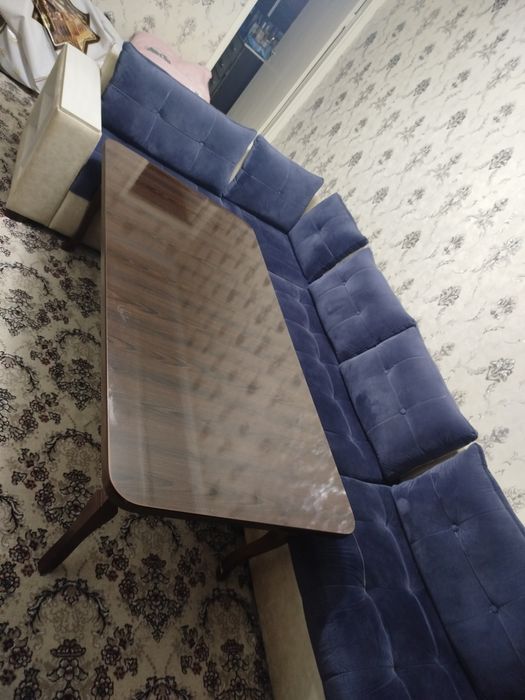 Уголог ва стол сотилади.