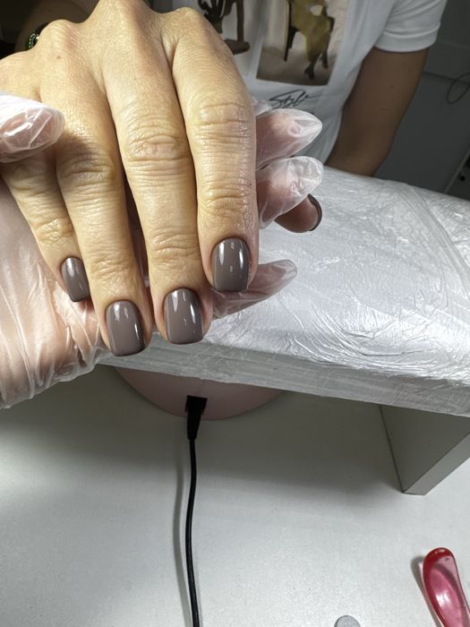 Ищу модель на наращивание ногтей