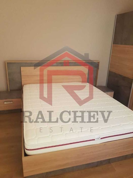 Двустаен апартамент под наем / Младост