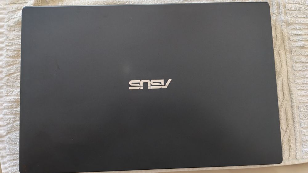 Asus E510 Intel Pentium 256gb нова батерия