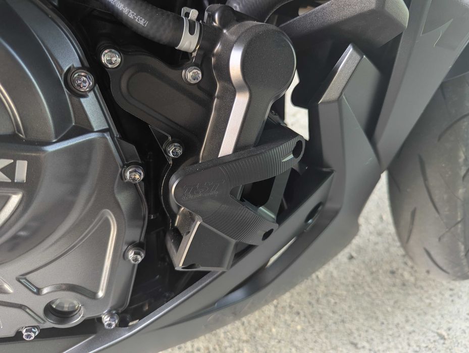 Accesorii moto Suzuki GSX-800 (GSX-8R, GSX-8R, GSX-8T, GSX-8TT)