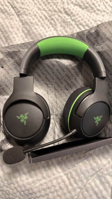 Продавам  Razer Kaira Xbox