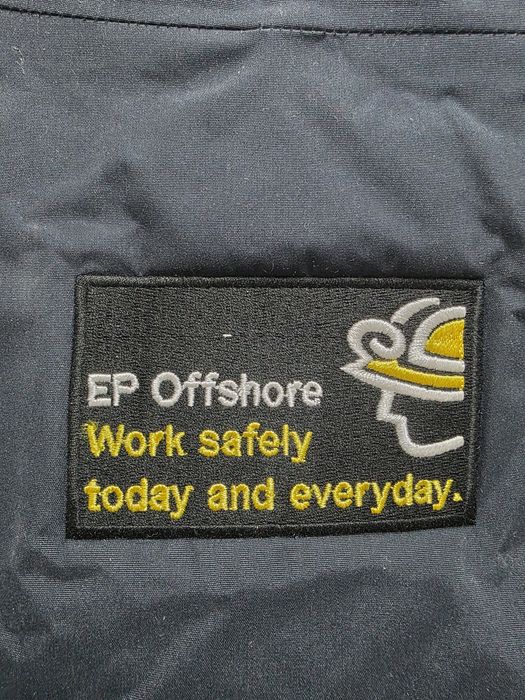 Продам фирменную куртку AGIP