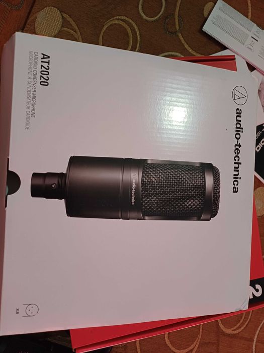 Microfon pentru studio,placa de sunet