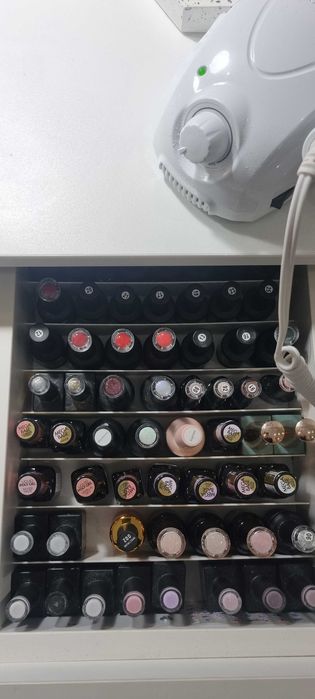 Masa manichiura, folosita 1 an