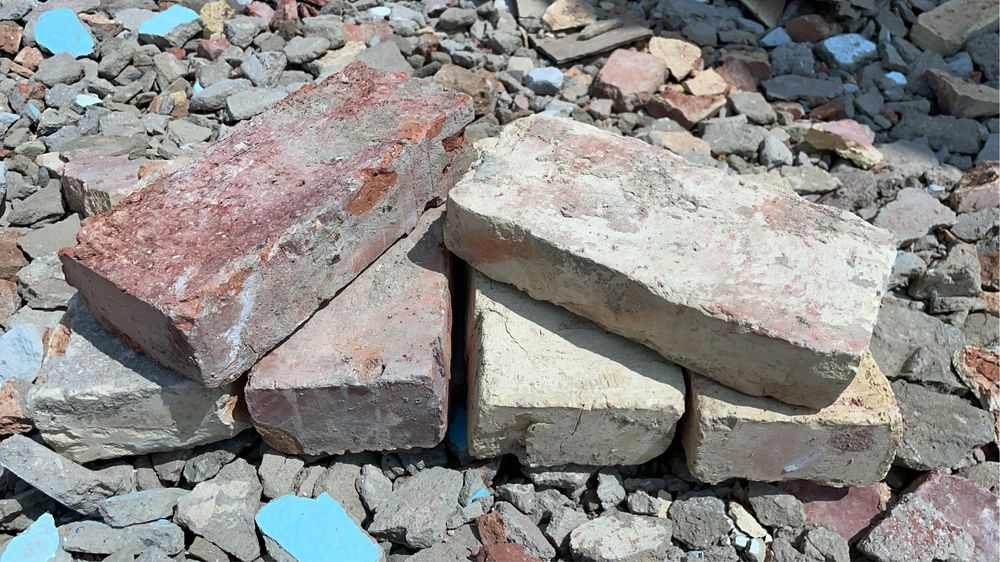 Продам красный кирпичь и силикат