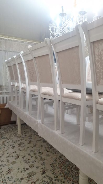 Продам стол гостиный + 14 стульев