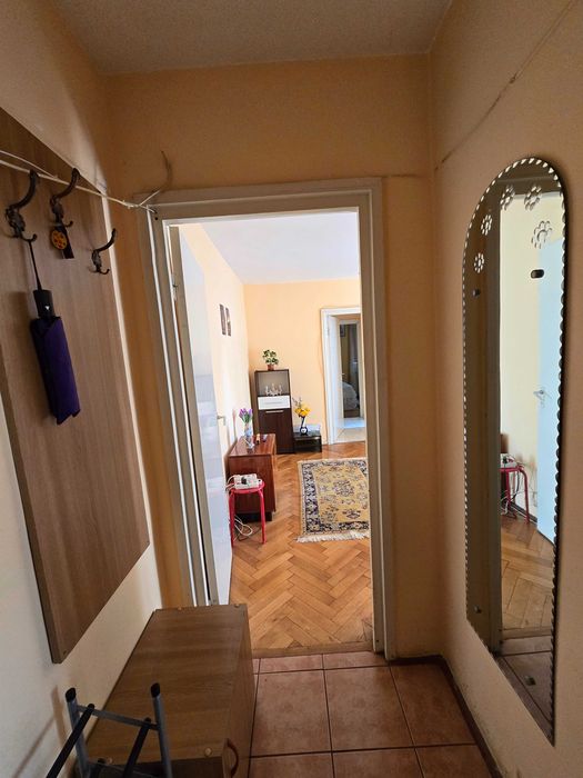 Vând apartament 2 camere, 51 mp, etaj 1/4, Astra – parcare | Proprietar