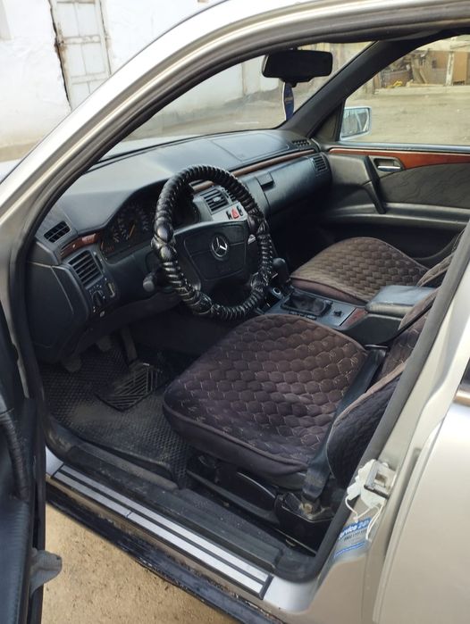 Мерседес бенс 210