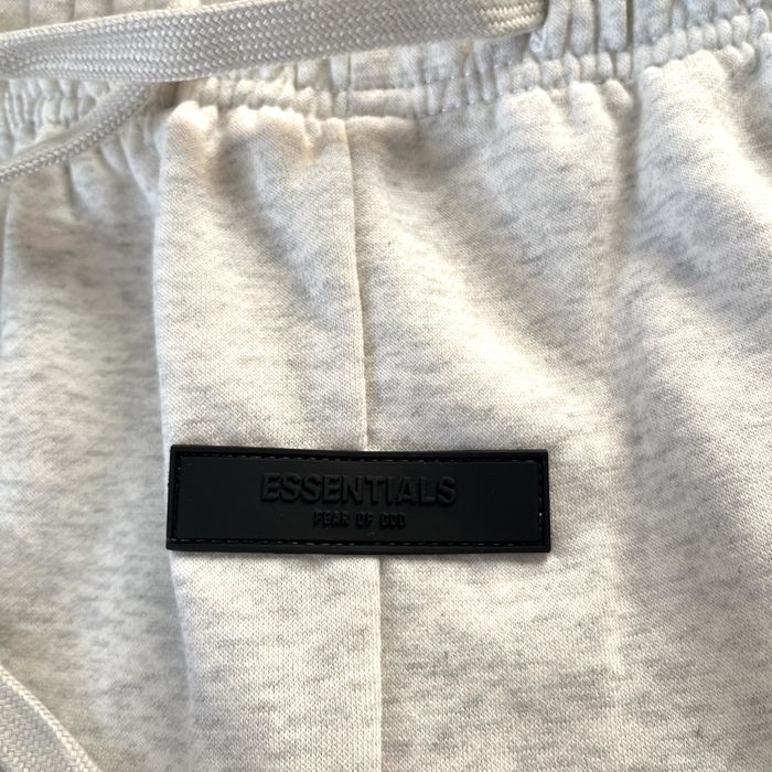 Pantaloni Essentials M