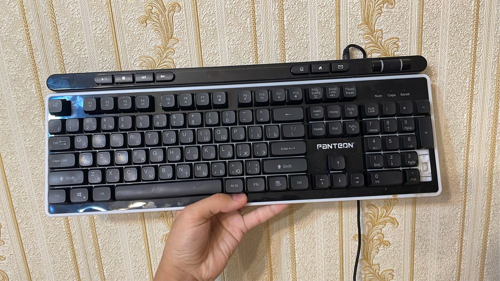 Продам клавиатуру PANTEON M210