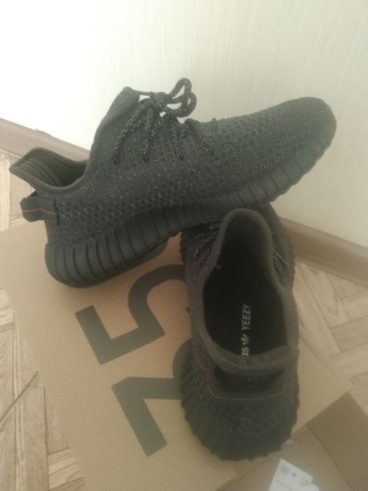 Кроссовки Yeezy adidas