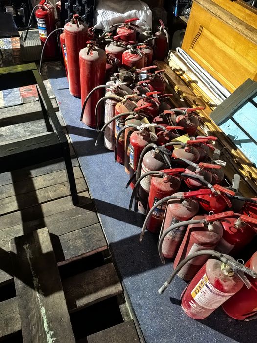 Огнетушитель разные