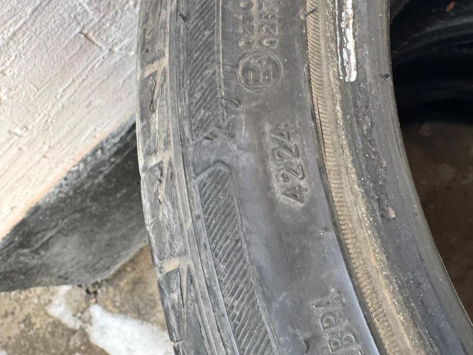 Продам шины комплект