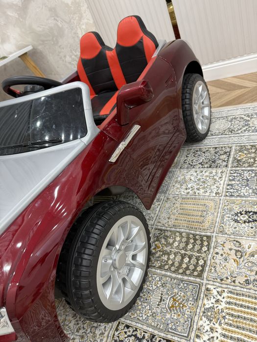 Продаю детскую машину