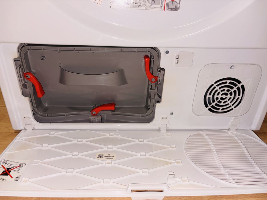 Mașină de uscat rufe Beko B3T67230, 7 kg, pompă de căldură, SteamCure + KIT SUPRAPUNERE BONUS. NOUA! Nefolosită!