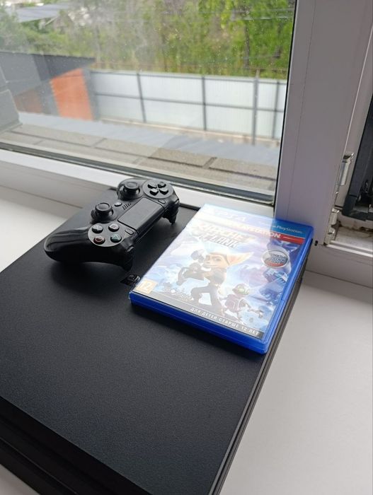 PS4 PRO 1TB + подписка с играми