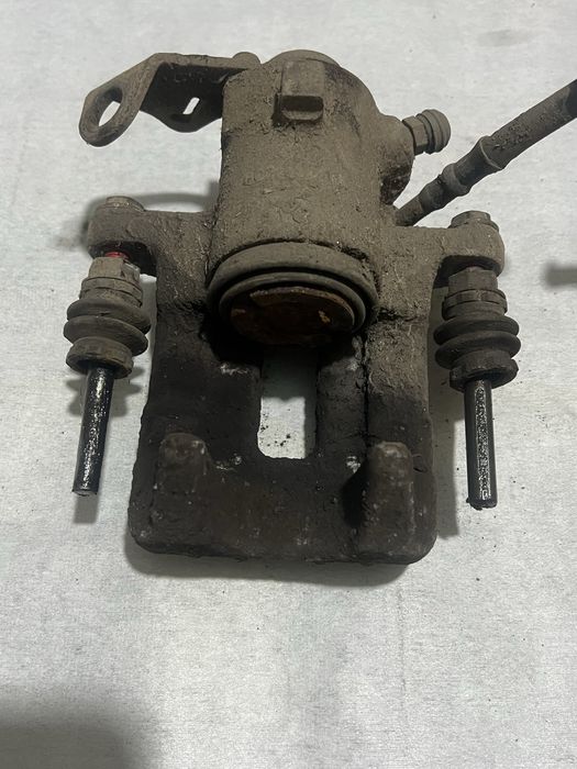 Etrieri Etrier stanga dreapta Skoda1 Fabia 2