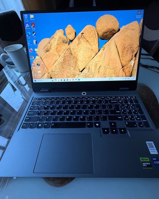 Laptop Gaming Lenovo LOQ 15IRX9 – i7