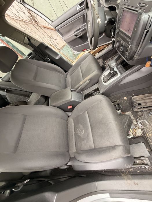 Dezmembrez dezmembrari golf 5 motor 1.6 FSI BLP cutie automata  GJX