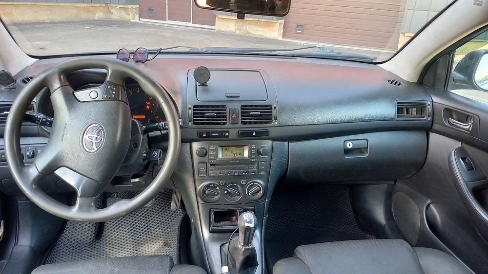 Тойота авенсис 2006 г